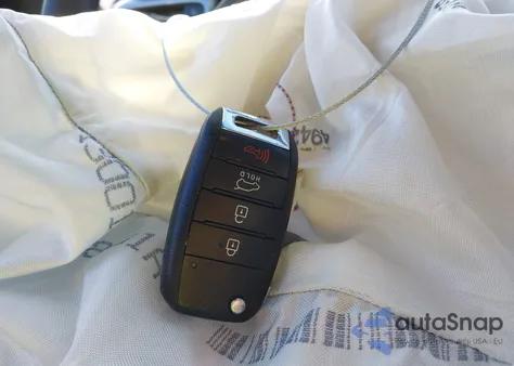 2017 Kia Sorento 3.3L Lx из США, поврежденный, VIN 5XYPG4A53HG273323